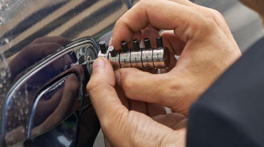 Professional New roof installation in Kimbolton, OH